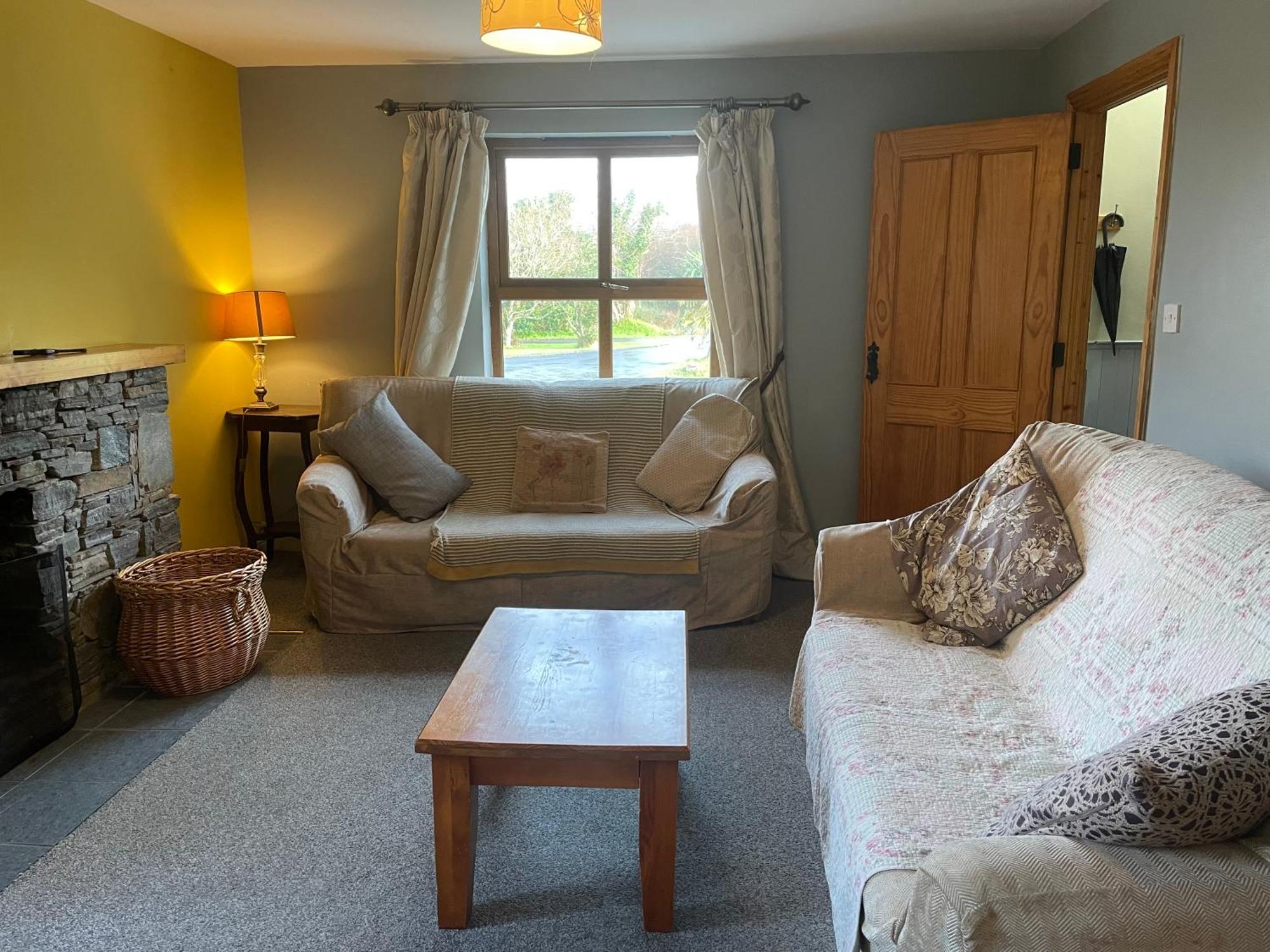 Letterfrack Mountain Farm Cottage On Farm In Village Centre ภายนอก รูปภาพ