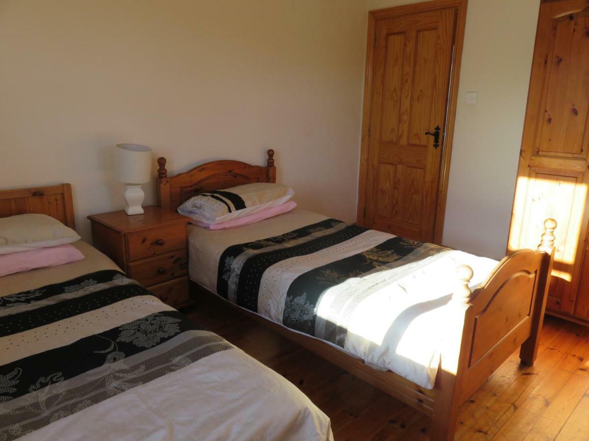 Letterfrack Mountain Farm Cottage On Farm In Village Centre ภายนอก รูปภาพ