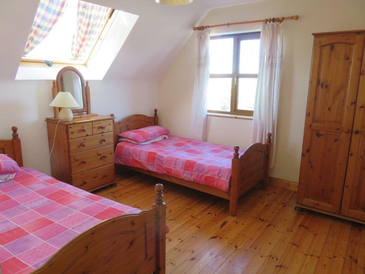 Letterfrack Mountain Farm Cottage On Farm In Village Centre ภายนอก รูปภาพ